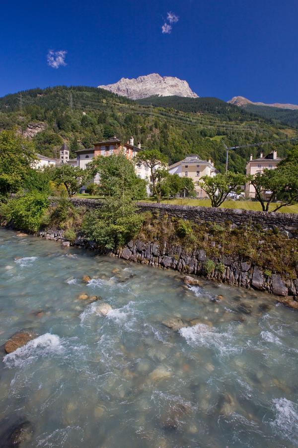 Hotel Centrale, Typically Swiss Poschiavo Exterior foto